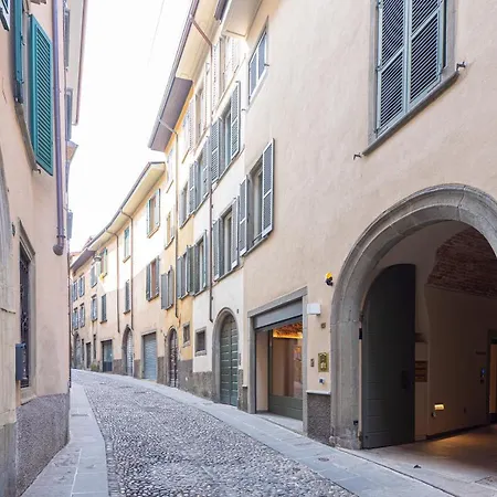 Rego - Boutique With Some Off-site In A Charming Historic District Close To Upper Town Apartment *