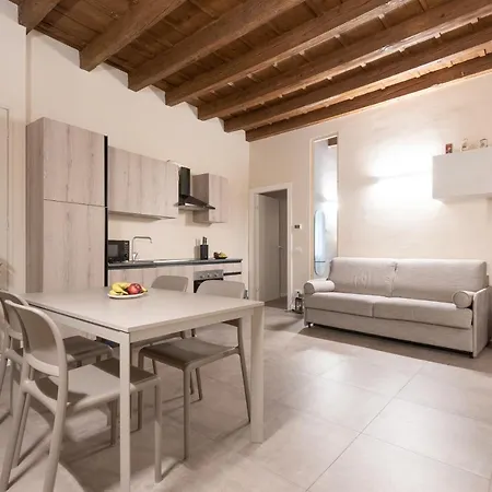 Rego - Boutique With Some Off-site In A Charming Historic District Close To Upper Town Apartment