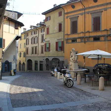 Apartment Rego - Boutique With Some Off-site In A Charming Historic District Close To Upper Town *