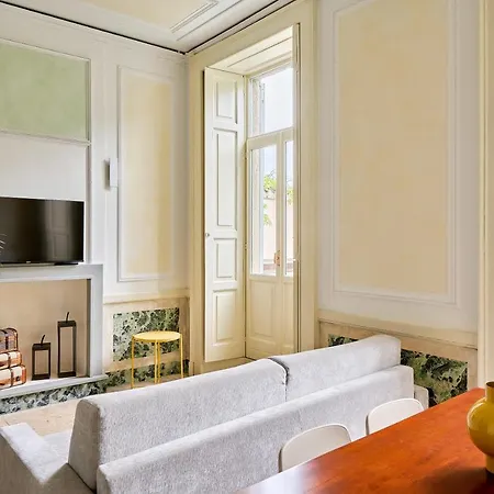 Apartment Rego - Boutique With Some Off-site In A Charming Historic District Close To Upper Town