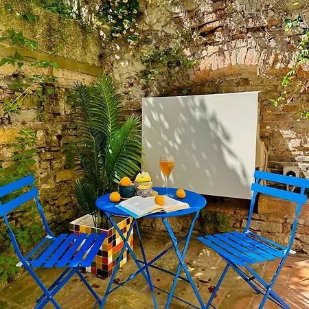 Apartment Rego - Boutique With Some Off-site In A Charming Historic District Close To Upper Town Bergamo
