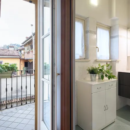 Apartment Rego - Boutique With Some Off-site In A Charming Historic District Close To Upper Town Bergamo