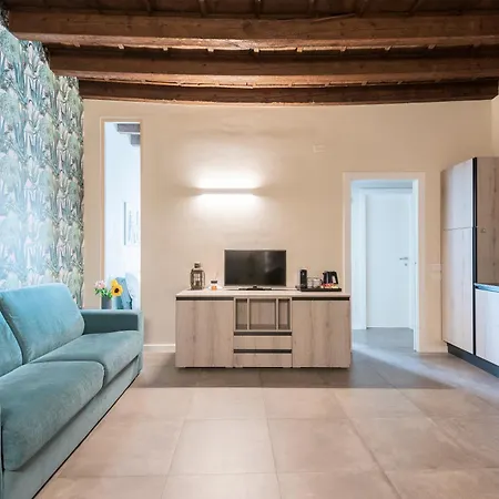 Apartment Rego - Boutique With Some Off-site In A Charming Historic District Close To Upper Town Bergamo
