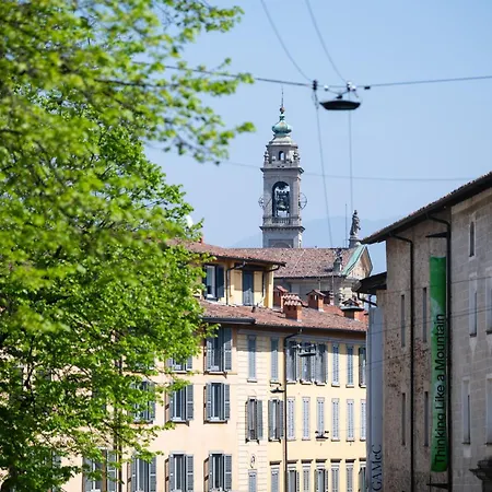 Rego - Boutique With Some Off-site In A Charming Historic District Close To Upper Town Bergamo