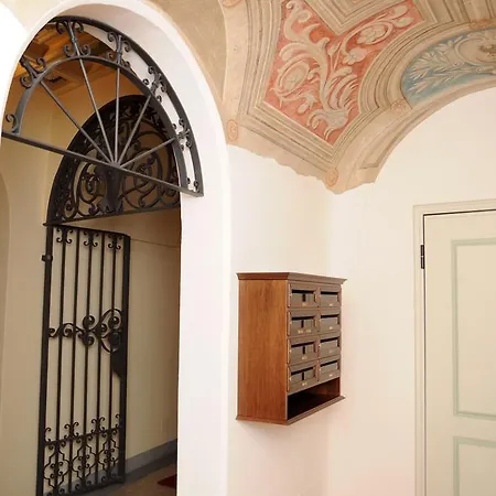 Apartment Rego - Boutique With Some Off-site In A Charming Historic District Close To Upper Town