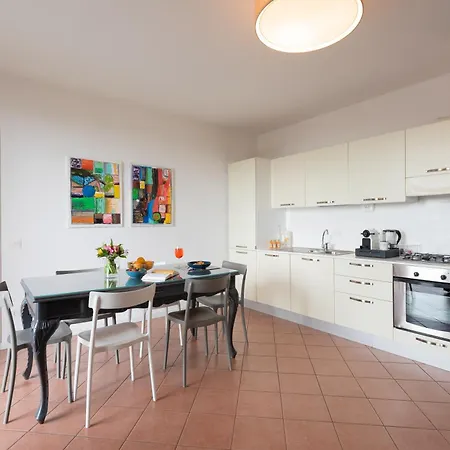 Rego - Boutique With Some Off-site In A Charming Historic District Close To Upper Town