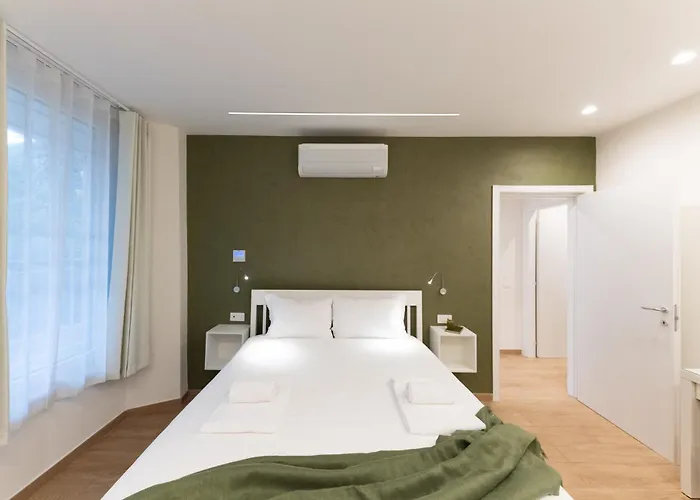 Rego - Boutique With Some Off-site In A Charming Historic District Close To Upper Town Бергамо